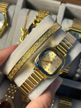 shein in gold with أيه الكرسى